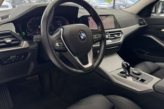 BMW Seria 3 320d xDrive mHEV Advantage aut
