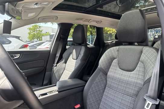 Volvo XC60 T6 Plug-In Hybrid AWD Core