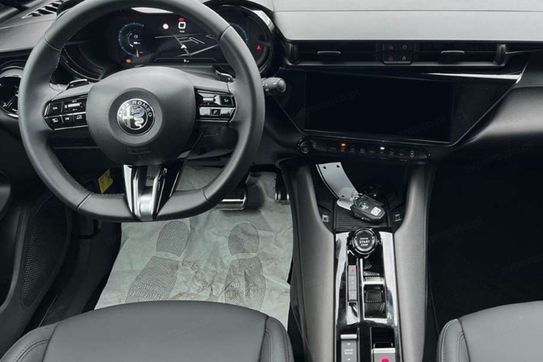 Alfa Romeo Junior Ibrida Ti
