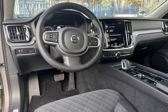 Volvo V60 B3 B Momentum Pro