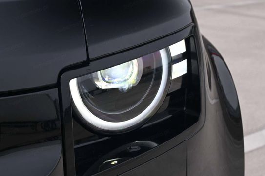 Land Rover Defender 110 3.0 D250 X-Dynamic HSE