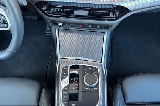 BMW Seria 3 330i xDrive M Sport