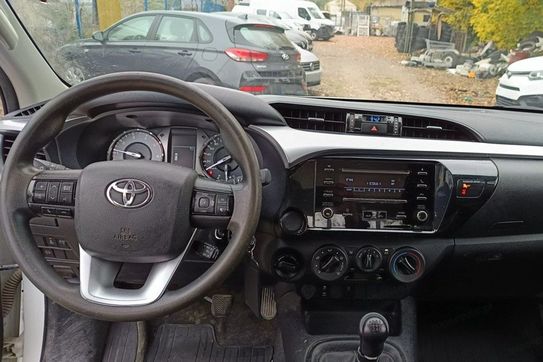 Toyota HiLux Double Cab DLX 4x4