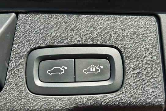 Volvo XC60 B4 D AWD Plus Bright aut