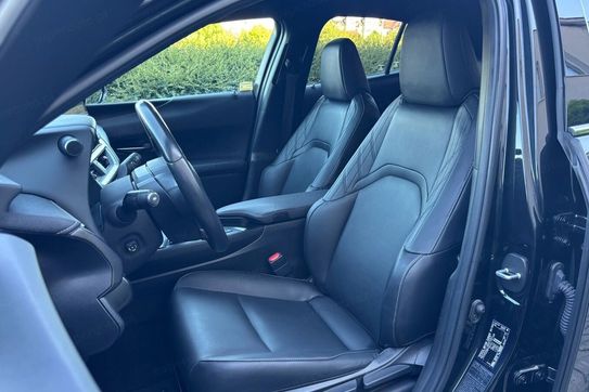 Lexus UX 250h GPF F Sport Design 2WD