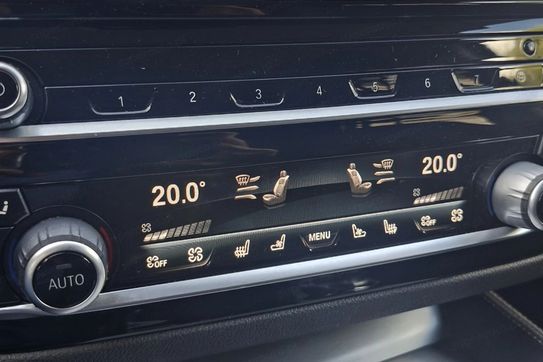 BMW Seria 5 Touring 520d xDrive Luxury Line