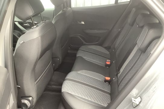 Peugeot 2008 ALLURE 1.2 mHEV e-DCS6