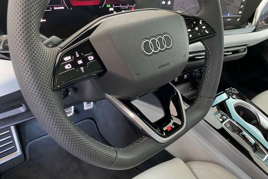 Audi A6 TDI quattro S line Avant