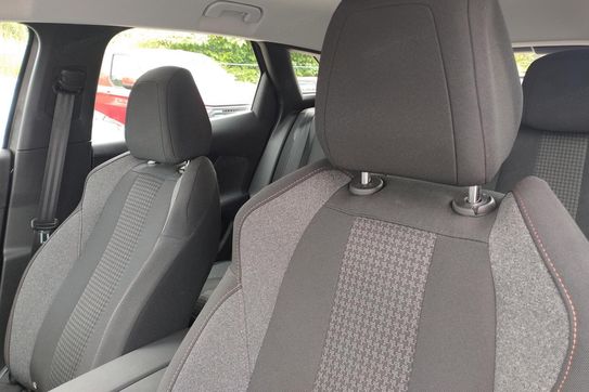 Peugeot 3008 Active Pack 1.2 PureTech  S&S EAT8