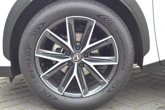 Lexus LBX Cool 1.5 Hybrid