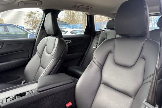 Volvo XC60 B4 B Plus Bright