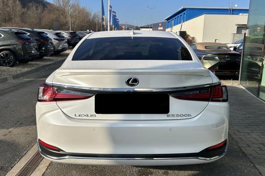 Lexus ES 300h Business Edition 2.5 E-CVT