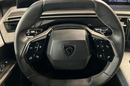 Peugeot 3008 ALLURE 1.2 mHEV e-DCS6