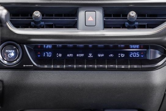 Lexus UX 300h Business