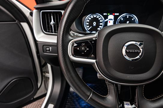 Volvo XC60 D4 R-Design