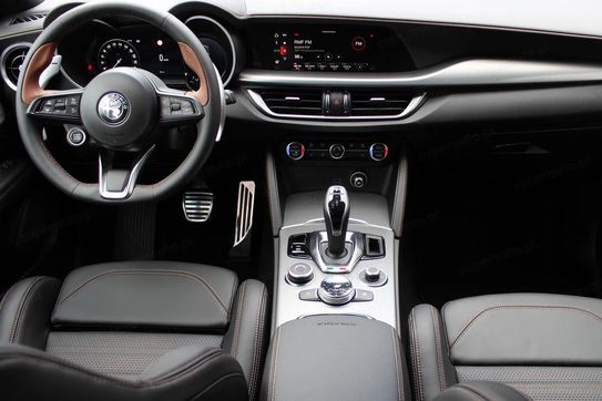 Alfa Romeo Stelvio 2.0 Turbo Intensa Q4