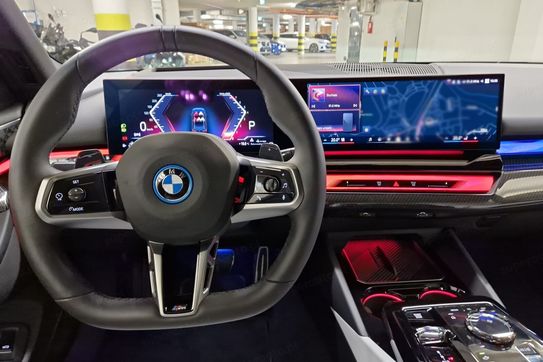 BMW Seria 5 530e xDrive PHEV M Sport aut