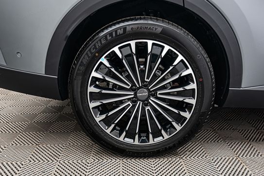 Omoda 9 1.5 Super Hybrid Exclusive AWD