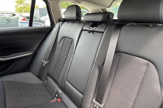 BMW Seria 3 318i