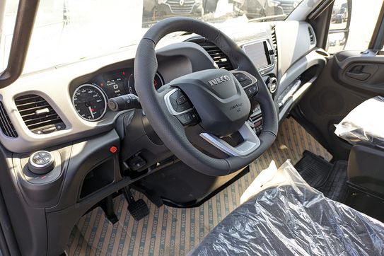 Iveco Daily 70C18 Hi-Matic Zabudowa 15EP + Winda