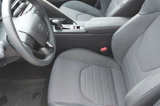 Toyota C-HR Executive 2.0 Plug-in Hybrid Dynamic Force