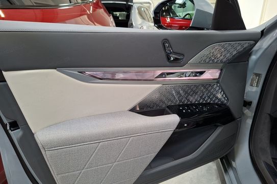 BMW Seria 7 750e PHEV xDrive