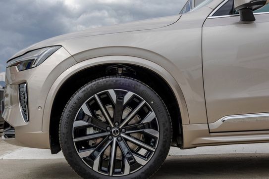 Volvo XC90 B5 B AWD Plus Bright