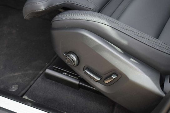 Volvo XC60 B5 AWD Ultra Dark