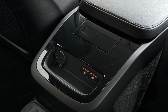 Volvo V60 T6 AWD Plug-In Hybrid Plus Dark aut