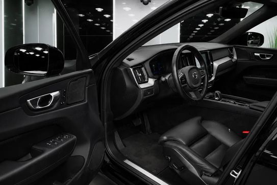 Volvo XC60 B4 D AWD Plus Dark aut