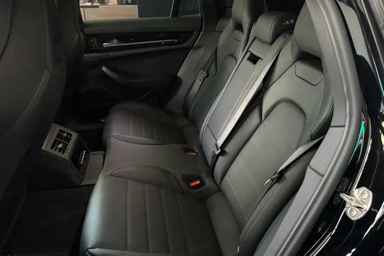 Porsche Panamera 4 E-Hybrid