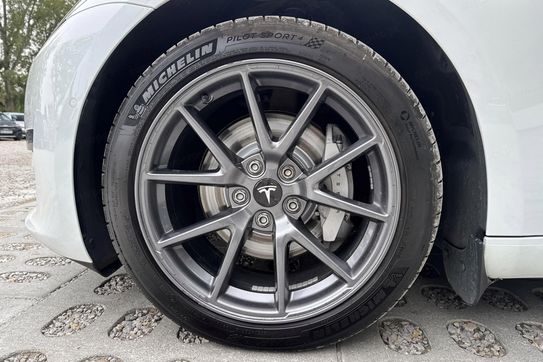 Tesla Model 3 Standard Range Plus