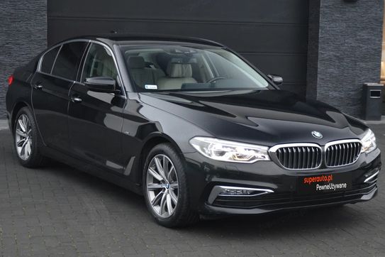 BMW Seria 5 520d xDrive Luxury Line aut