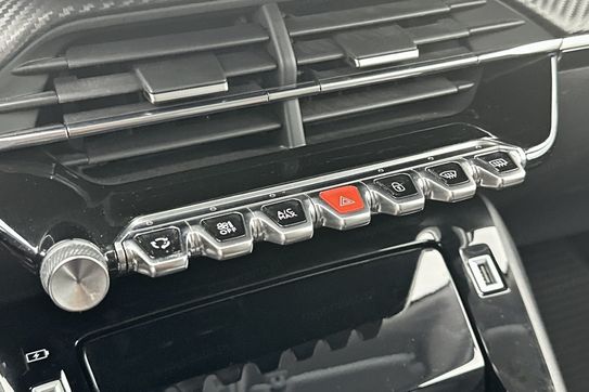 Peugeot 2008 Allure Pack 1.2 PureTech EAT8