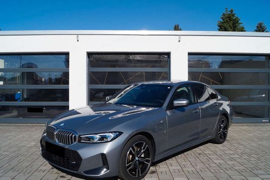 BMW Seria 3 330e M Sport