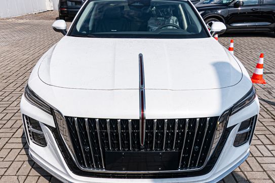 Hongqi H5 Deluxe 2.0T DSG