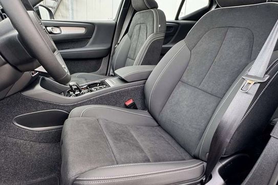 Volvo XC40 B4 Plus Dark