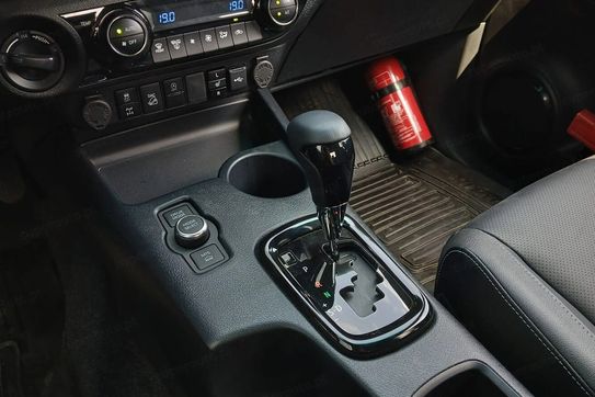 Toyota HiLux 2.8 d-4D Mhev Double Cab Invincible 4X4