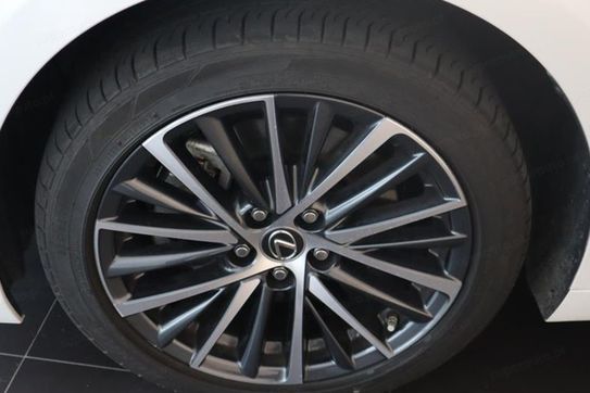 Lexus ES 300h Business Edition 2.5 E-CVT