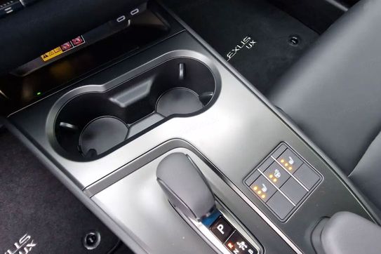 Lexus UX 300h F Sport Design 2.0 Hybrid Dynamic Force