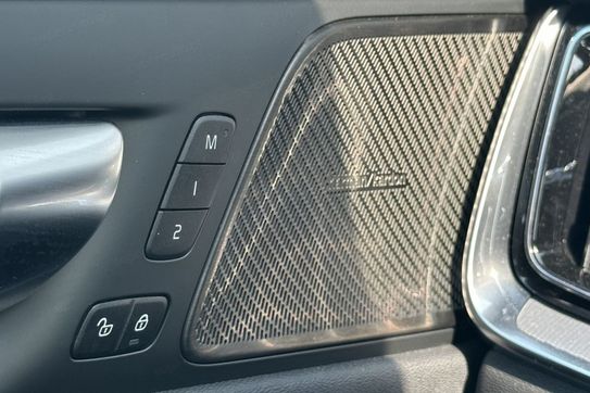Volvo V60 B4 B Plus Dark