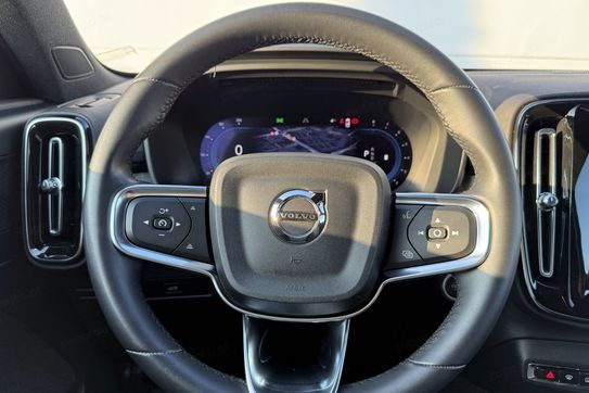 Volvo XC40 B3 B Plus Bright