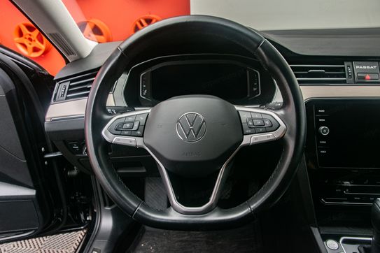 Volkswagen Passat 2.0 TSI Elegance DSG