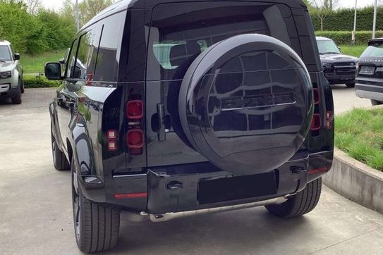 Land Rover Defender 110 P300e X-Dynamic HSE