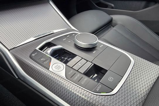 BMW Seria 3 318i M Sport