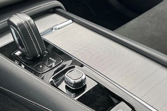 Volvo XC90 T8 AWD Plug-In Hybrid R-Design 7os