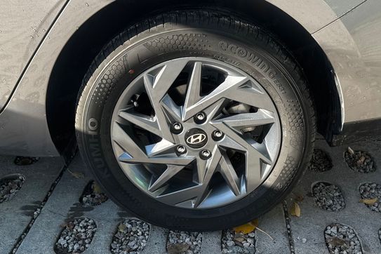 Hyundai Elantra Modern 1.6 CVT