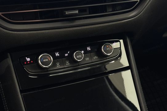 Opel Grandland X 1.2 T Business Pack