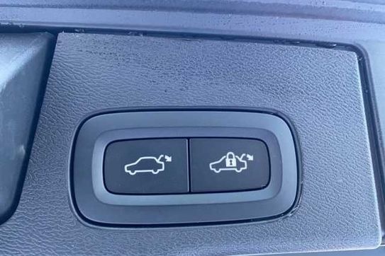Volvo XC60 B5 B AWD Plus Dark