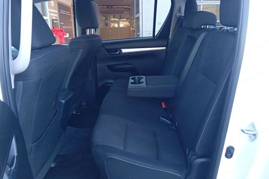 Toyota HiLux 2.4 D-4D Double Cab SR 4x4 aut